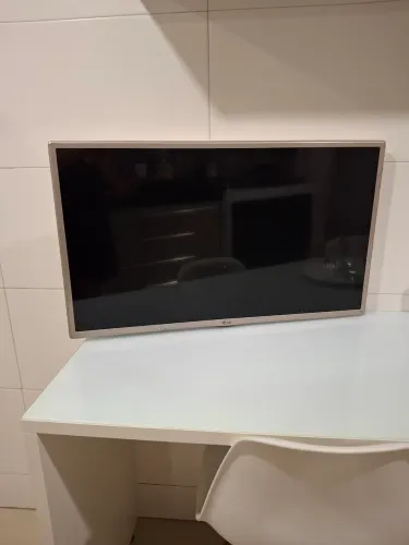Televisão 32 polegadas LG, com defeito para retirada de peças ou levar para ver o concerto