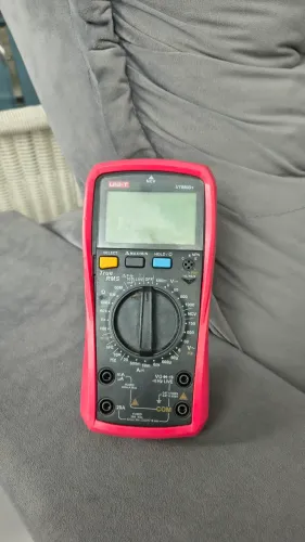 Multimetro digital UNI-T