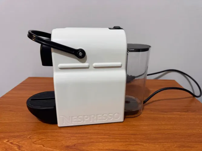Máquina de café Nespresso Essenza mini