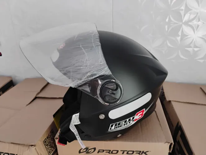 Capacete New Libert Three preto fosco tamanho 60 