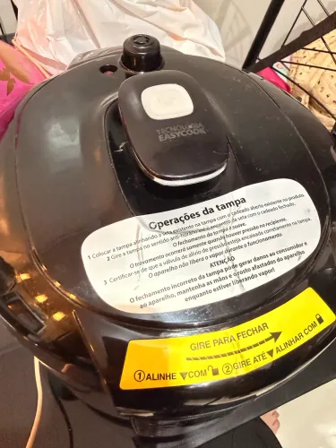 Panela de pressão elétrica
