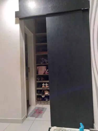 Closet bonito e espaçoso