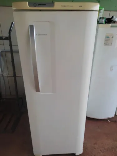 Geladeira frost free Electrolux 323 l funcionando perfeitamente entrego 
