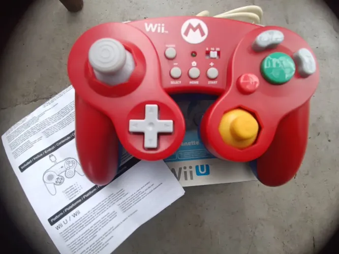 Controle Nintendo WIii U edição Mario