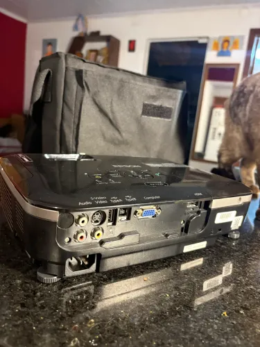 Projetor Epson EX7210 WXGA HDMI - Apenas 59h De Uso (Estado De Novo)