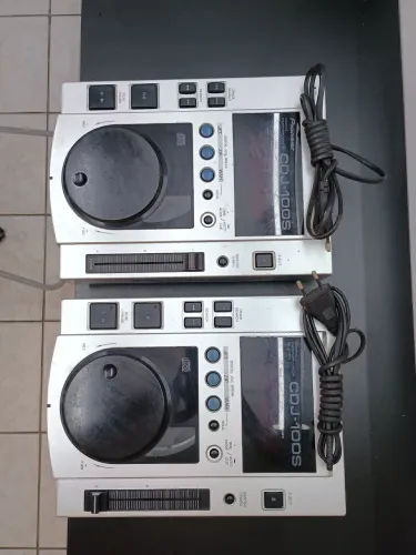 CDJ-100S Pioneer 2x (par) não lê CD, ideal para peças, restauração ou decoração