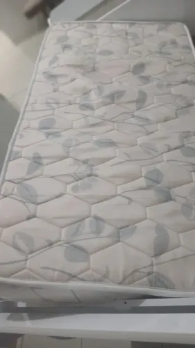 Berço Americano Branco com Colchão D-20 - Seminovo e Muito Conservado