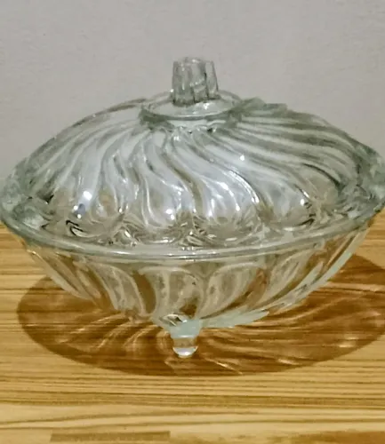 Antiga Bombonier / Baleiro . Perfeita. 16 cm de diâmetro.