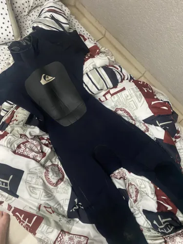 Vendo meu Long John e minha Lycra vermelha 