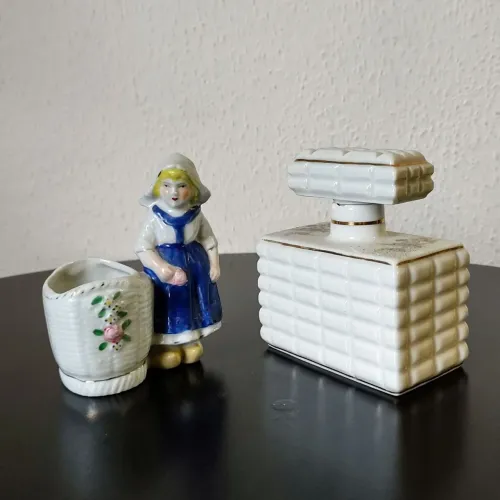 Bibelô Camponesa e Frasco de porcelana 