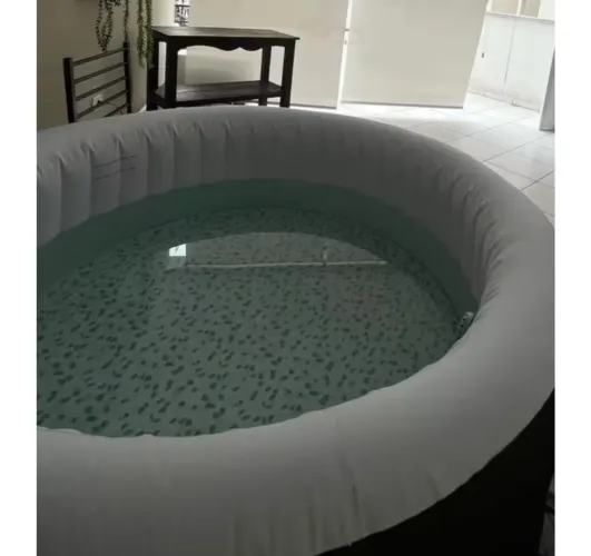 Spa inflável Miami Bestway 669 litros água quente