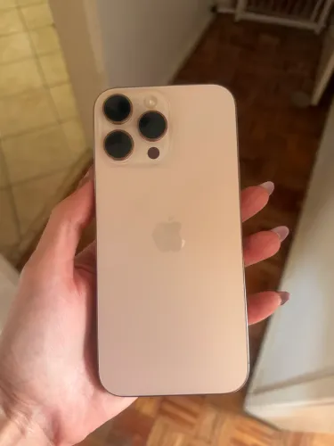iPhone 16 pro Max gold