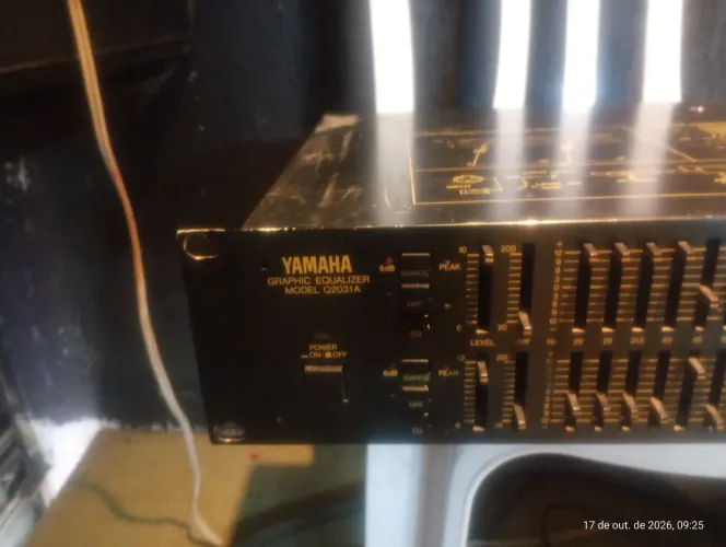 Equalizador YAMAHA GRAPHIC MODEL Q2031A