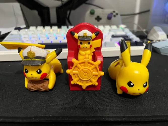 3 Miniaturas Pokémon Capitão Pikachu - Brinde McDonald's