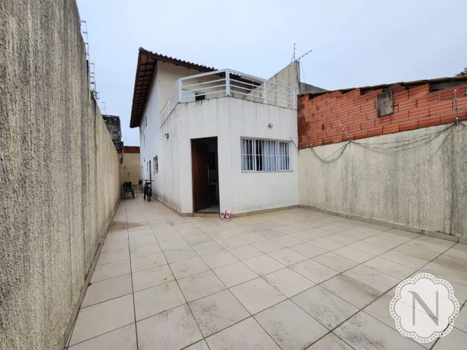 Sobrado à venda com 3 quartos no bairro Corumbá