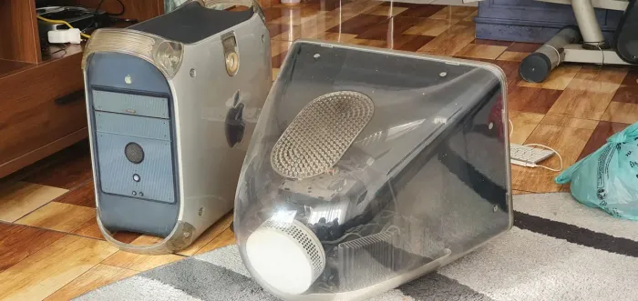 Powermac G4 + 17" Studio Display (2000) CRT (sem Pé)