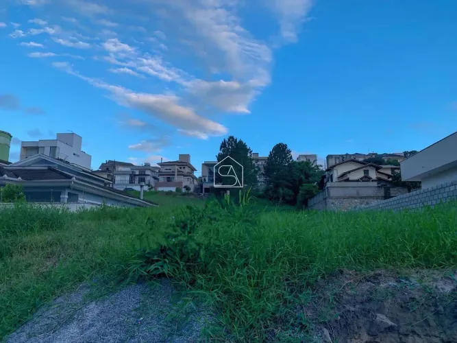 Terreno grande e bem localizado à venda, Pedra Branca, Palhoça, SC
