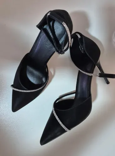 Scapin preto com detalhe de brilho