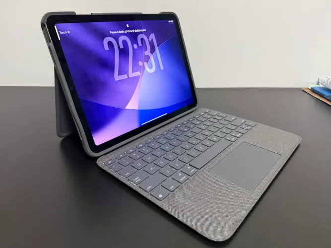 iPad Air 5ª Geração + Teclado/Capa Logitech