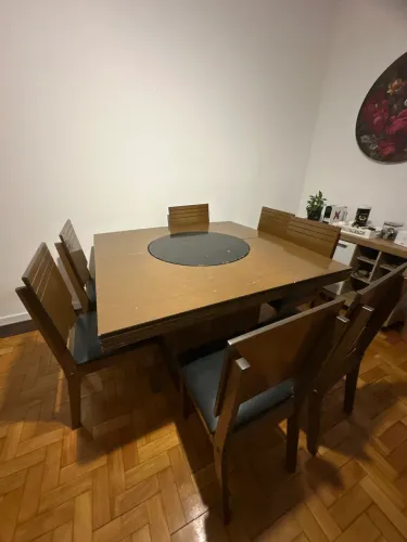 Mesa de jantar quadrada com 7 cadeiras