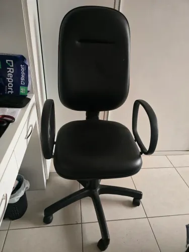 Cadeira de escritório alta usada