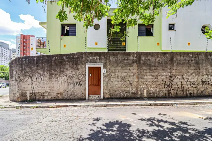 Casa comercial na Rua Antônio Francisco da Costa, 27 180 m²