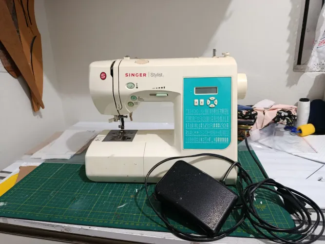 Máquina de costura doméstica Singer Stylist