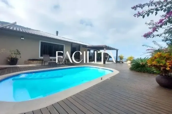Casa com 6 quartos no Sambaqui, Florianópolis