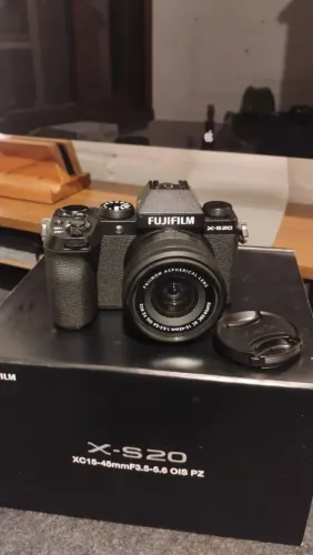 FUJIFILM X-S20 Usada 5 vezes. Novíssima!