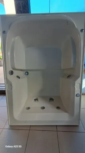 BANHEIRA DUPLA DE HIDROMASSAGEM COM BOMBS E AQUECEDOR .