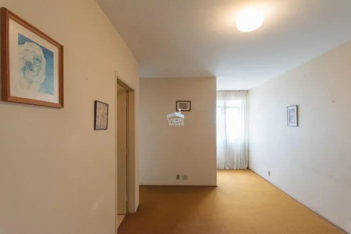 Apartamento à Venda no Centro de Campinas-SP: Aconchegante e Funcional, com 1 Quarto e 1 V