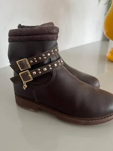Bota Pampili