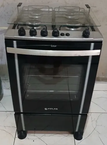 Vendo fogão 4 bocas ,não é elétrico