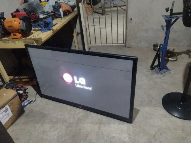 Vendo 2-tvs LG 50 POLEGADAS modelo:50PB560B por:400 RS.
