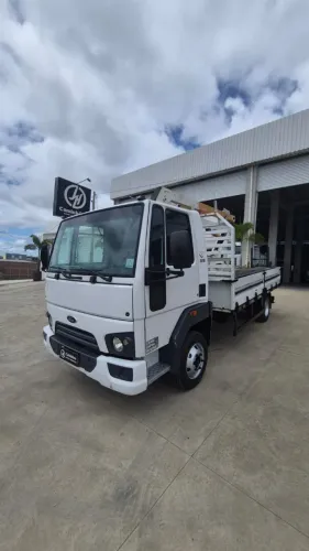 Ford Cargo 816S - Cesto Aéreo