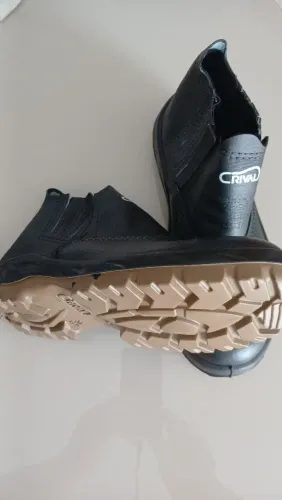 Vendo botina...........40.00  numeração variados 
