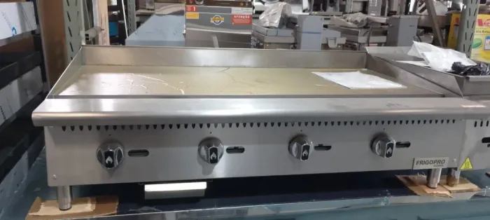 Chapa P/ Lanches A Gas 4 Qd Prof. 33x120x77cm 18mm Frigopro Chapa P/ Lanches A Gas 4 Qd Pr
