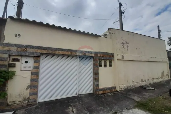 Casa de 2 quartos com 3 kitnets Inhoaíba, Ótimo Preço