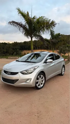 Hyundai Elantra GLS 1.8 16V Aut. 2012