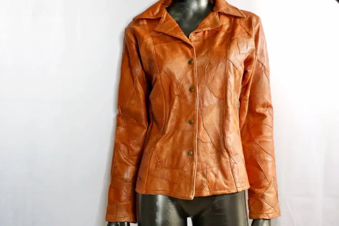 Jaqueta de Couro Legítimo Feminina Vintage Retrô - Patchwork | Elegância Atemporal