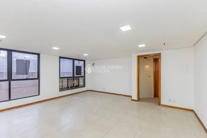 Sala em frente ao Parque Moinhos de Vento