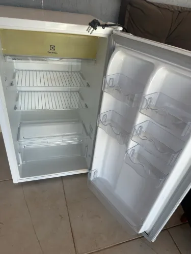 Vende-se frigobar 122 L