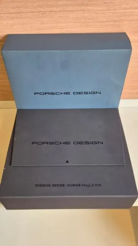 Honor Magic 8 pro RSR PORSHE DESIGN