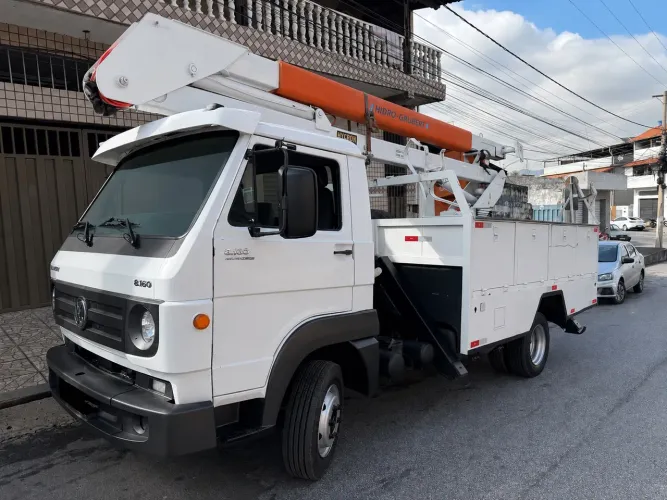 VW 8160 DELIVERY 2014 NO CESTO AÉREO DE 13m
