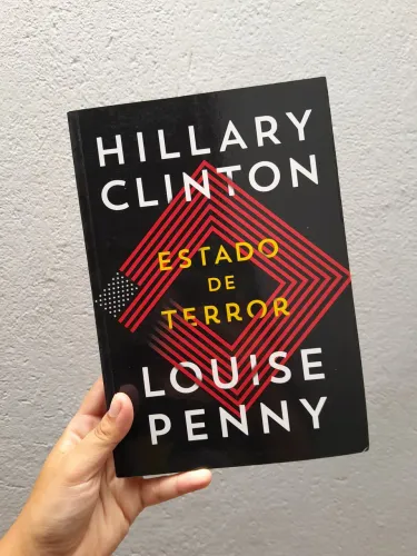 Livro "Estado de Terror", de Hillary Clinton & Louise Penny
