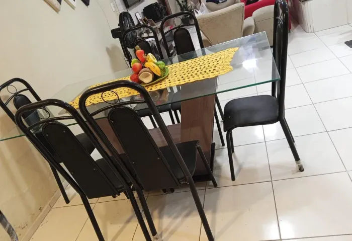 Mesa de vidro 6 cadeiras