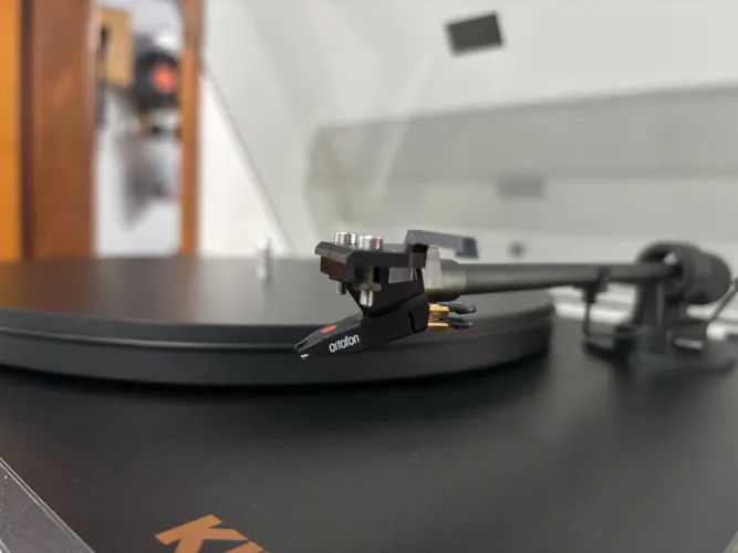 Toca disco Pro-Ject audio edição especial klipsch agulha, cápsula Ortofon