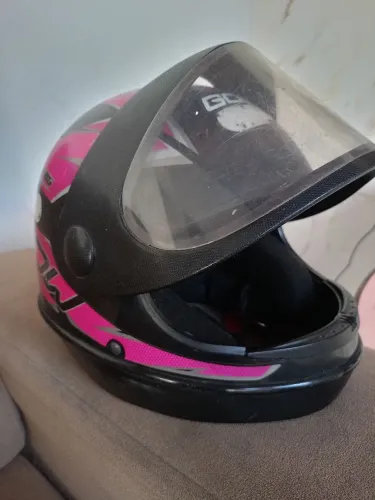 Capacete feminino