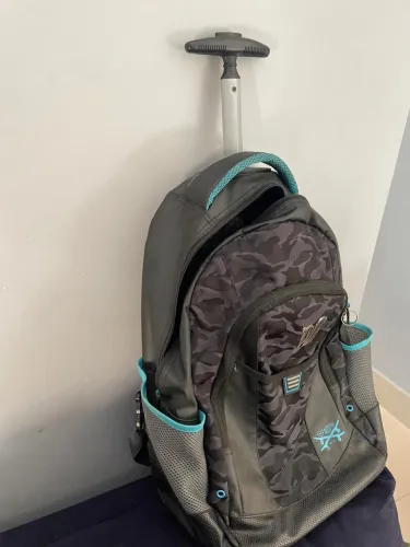 Mochila Semi Nova