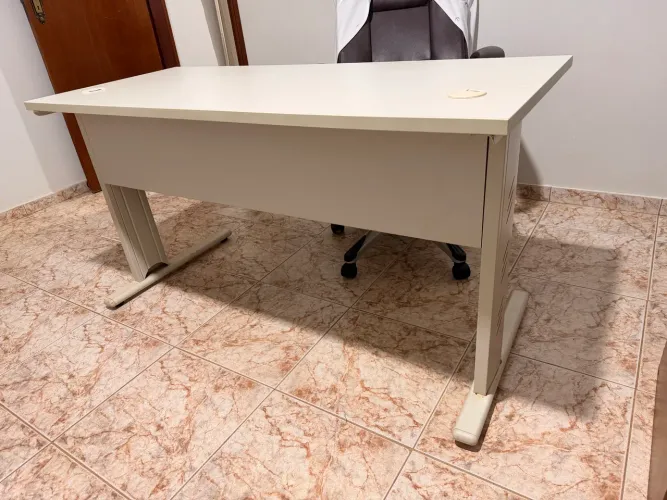 Mesa de escritório Branca